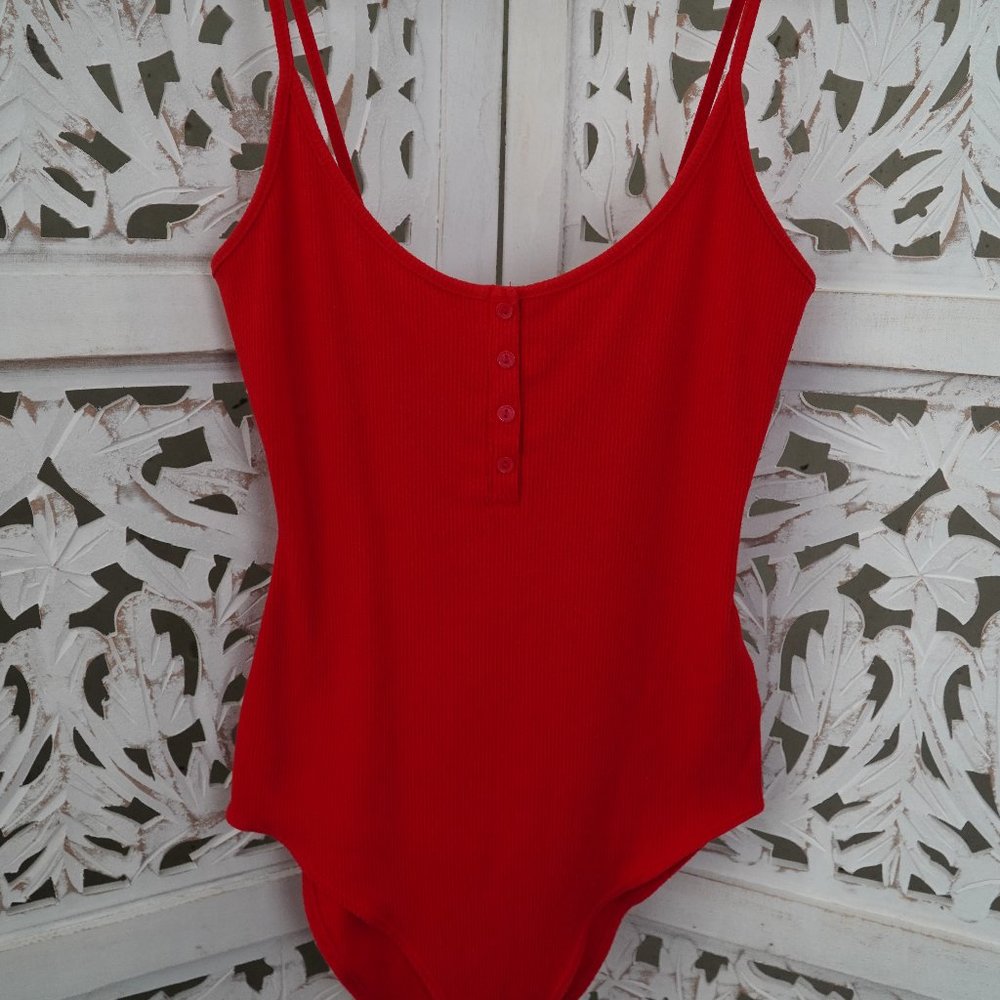 Forever 21 Red bodysuit Size small